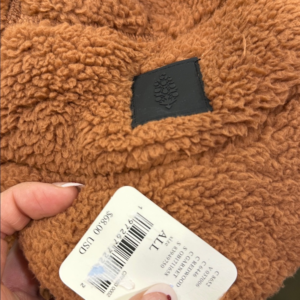 NWT FREE PEOPLE Movement Ascend Fleece Trapper - Redwood
$68 - Picture 4 of 4